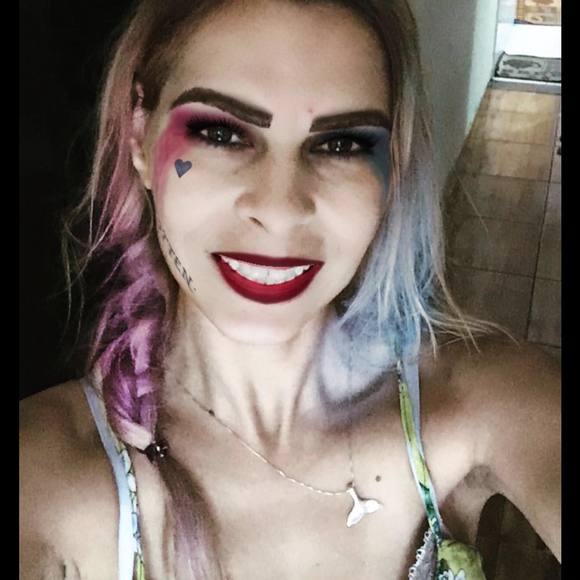 Meet your Posher, Burguesinha - Picture 1 of 1